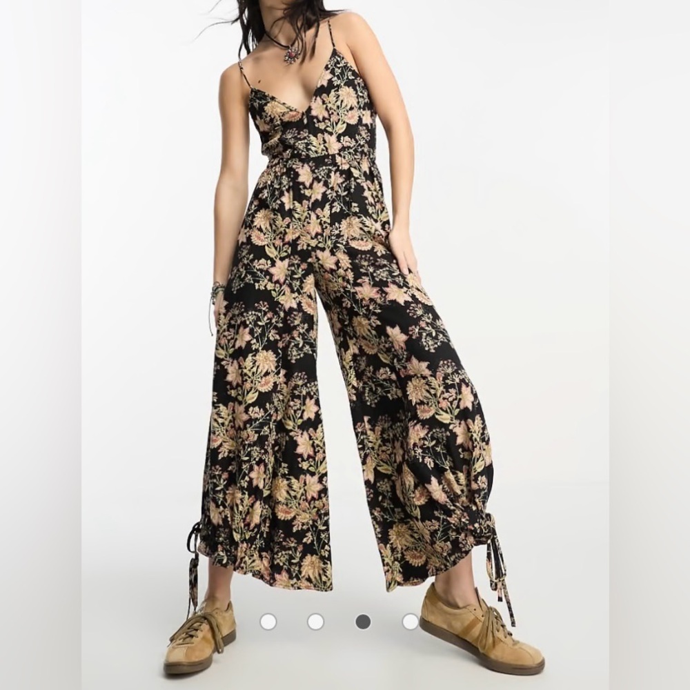 Gorgeous!! Free People Stand Out Floral Black Pant Jumpsuit Sz Small S One Piece